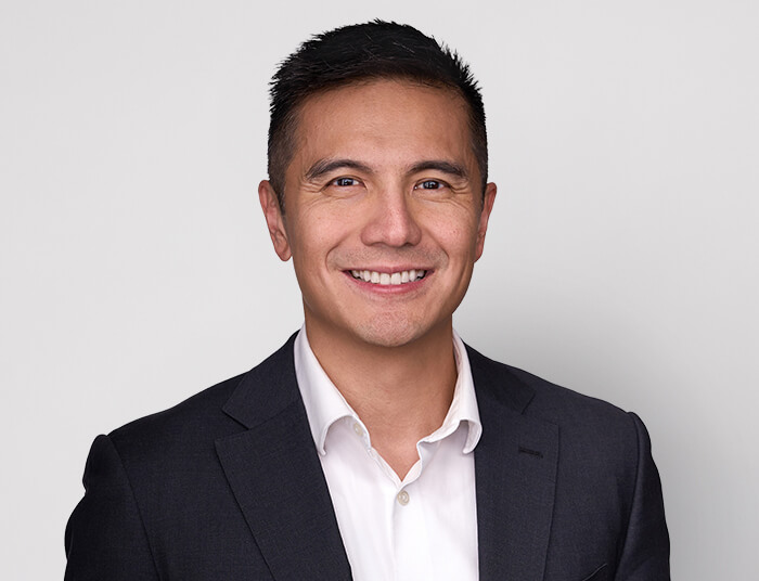 Headshot photo for Robert Kang